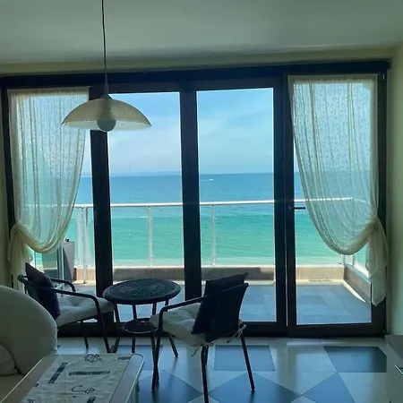 Beachfront Apartment *